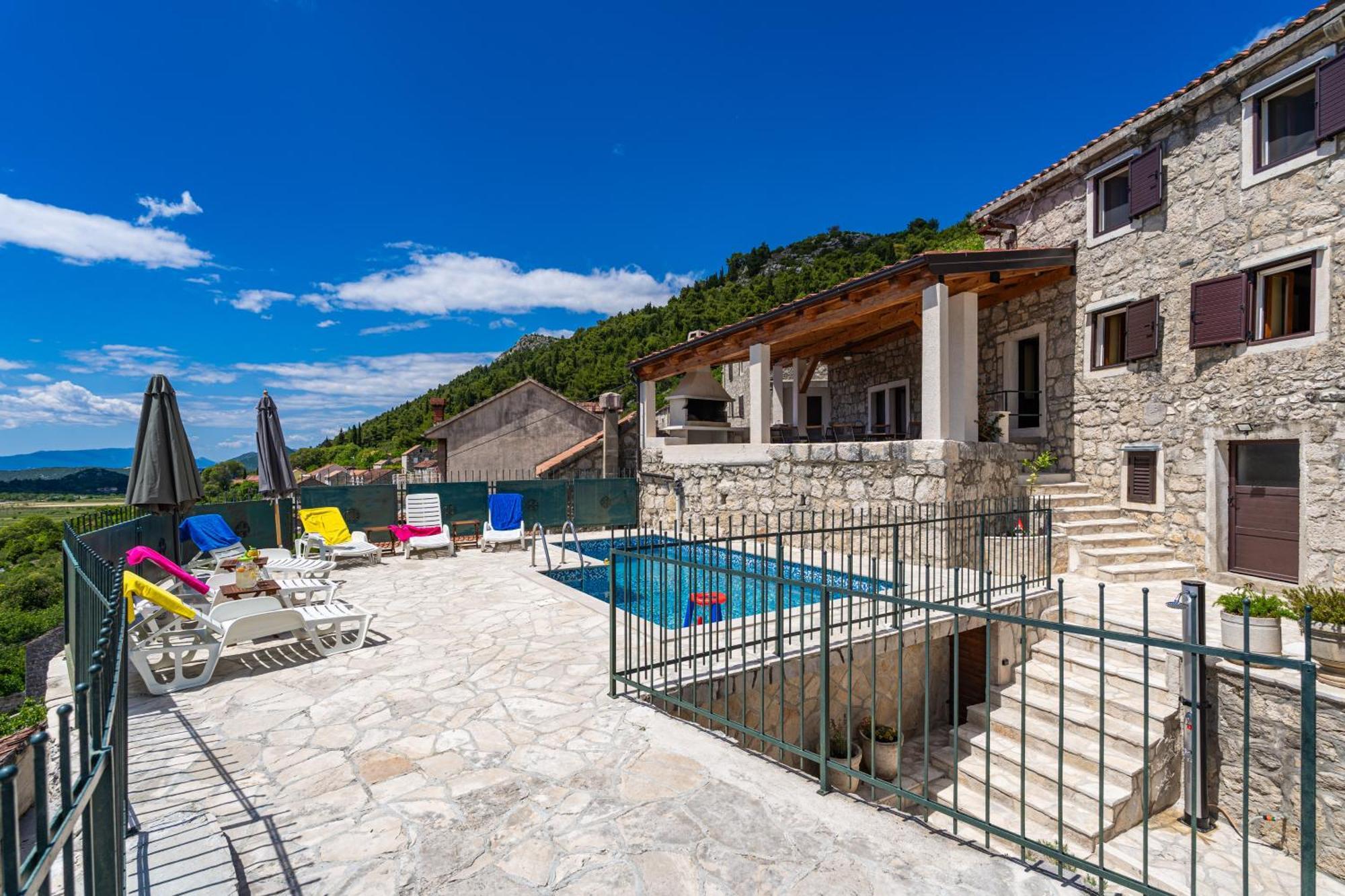 Private Pool Villa - Meditteranean Peace Слано Екстериор снимка
