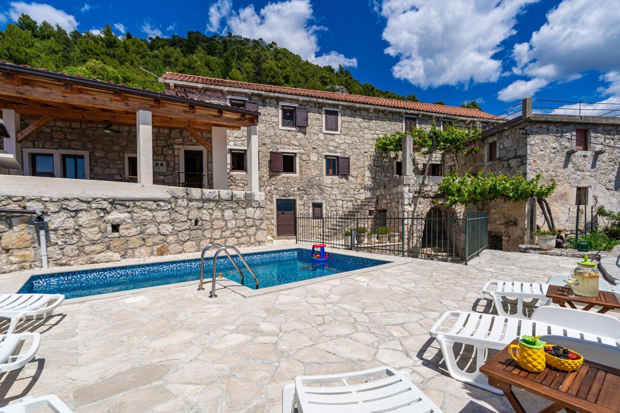 Private Pool Villa - Meditteranean Peace Слано Екстериор снимка