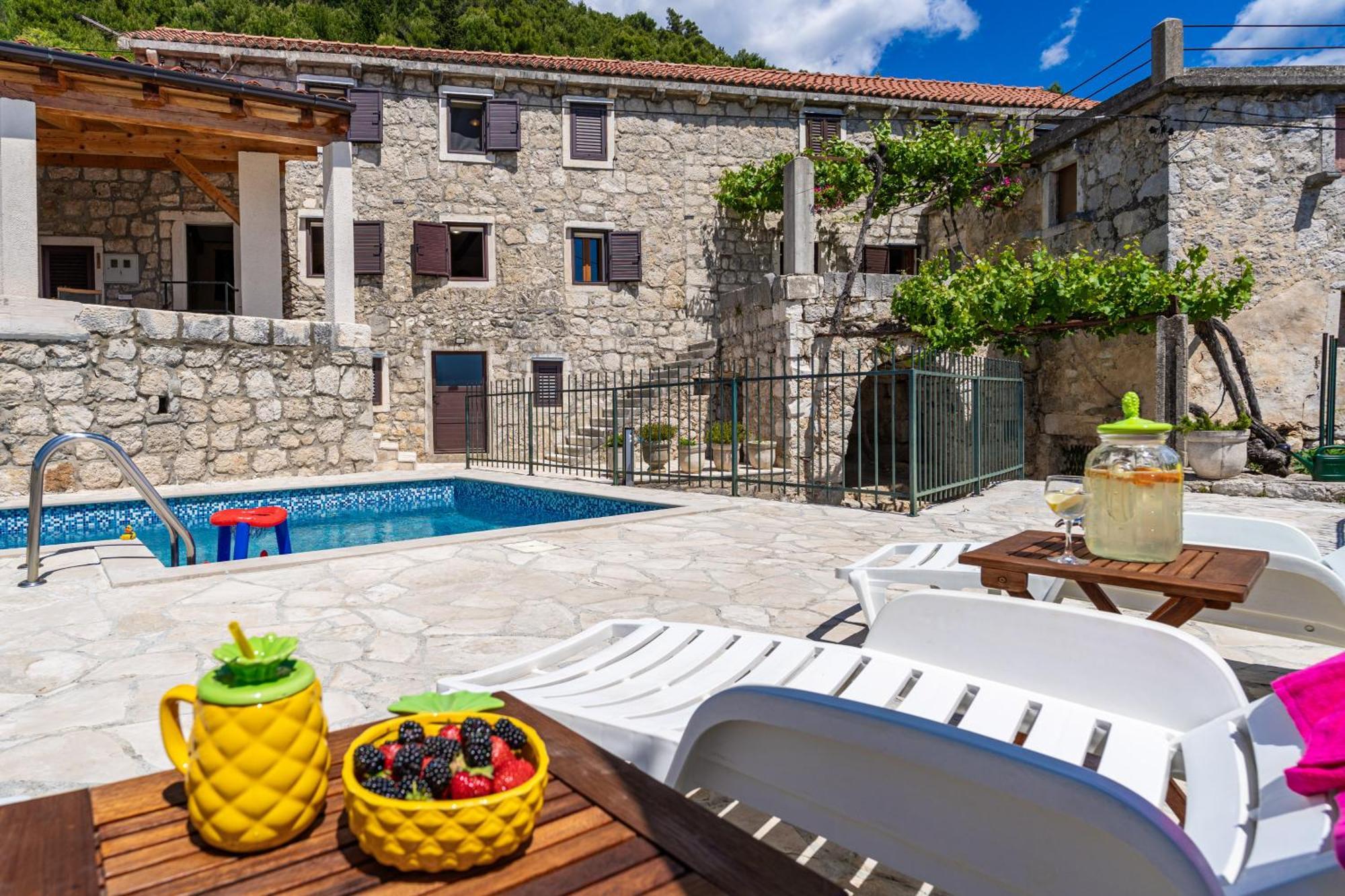 Private Pool Villa - Meditteranean Peace Слано Екстериор снимка